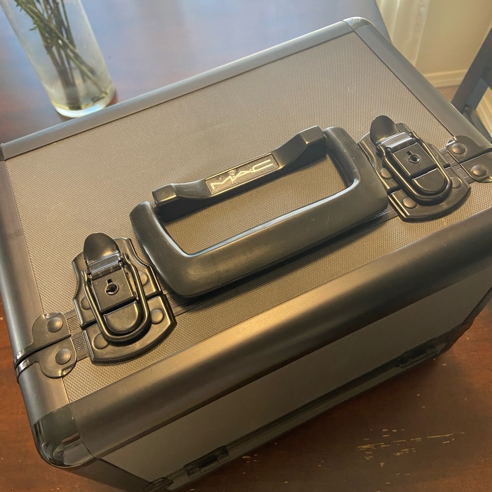 Mac Cosmetics Train Case Makeup Organizer